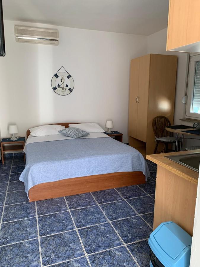 Apartmani Antonela Селине Экстерьер фото
